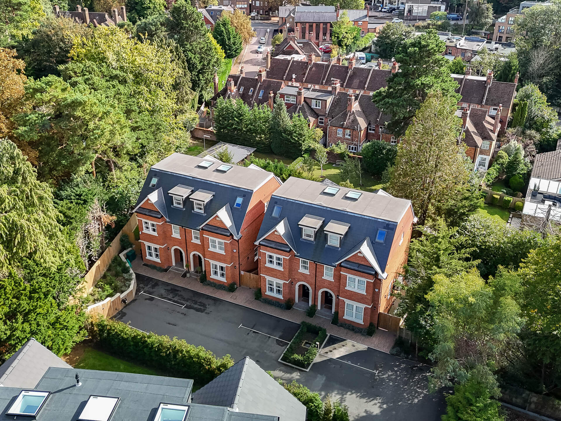 kent-house-homes-the-walnuts-sevenoaks-drone-3